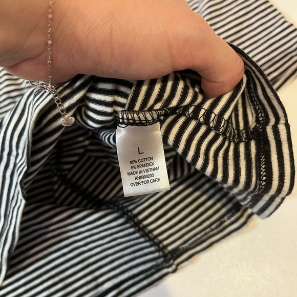 🧁Y2K Black & White Striped Top y2k retro bold artistic tumblr indie sleaze 90s - Picture 5 of 7